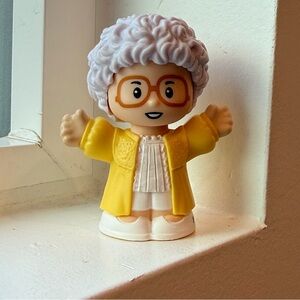 Fisher Price Little People Golden Girls Sophia Petrillo Grandma Figure #2